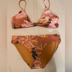 Roxy bikini NWOT Size L